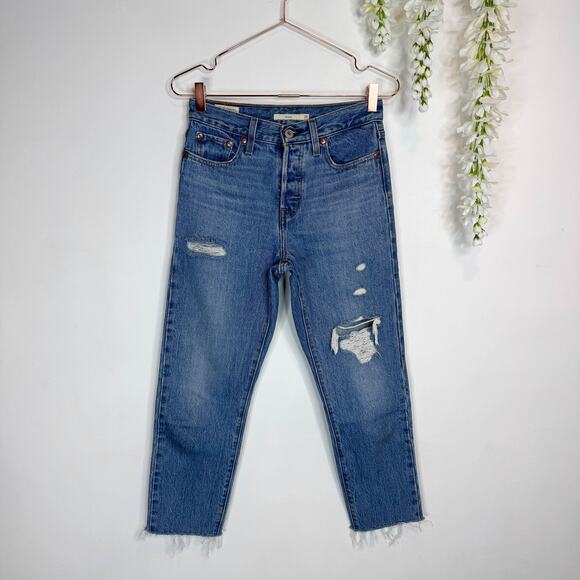 LEVI'S Wedgie distressed jeans 100% cotton light wash ripped ankle length - Picture 1 of 12